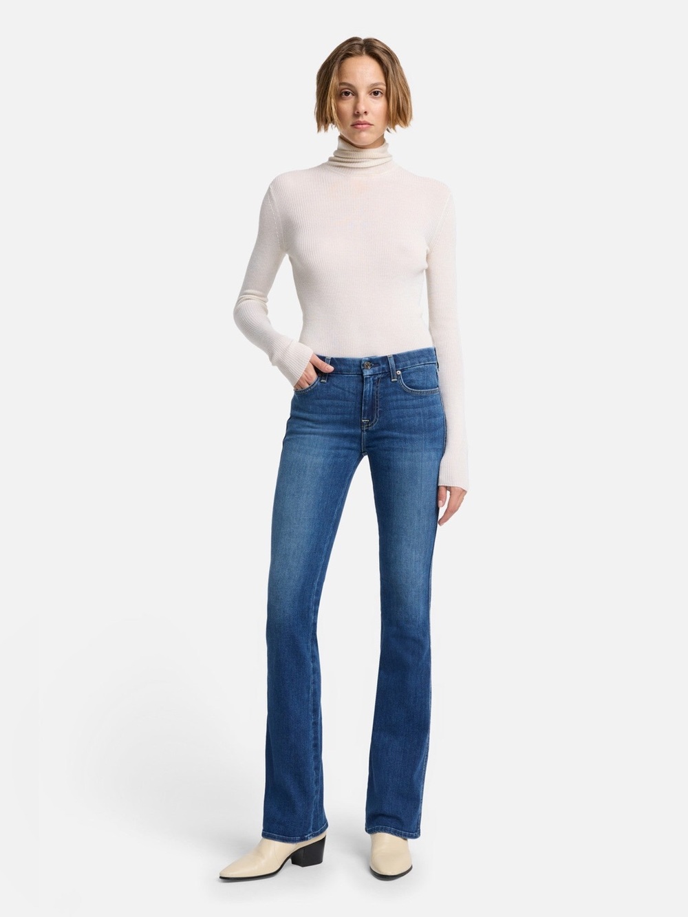 7 For All Mankind "A" Pocket Low Rise Bootcut Flare Size 26